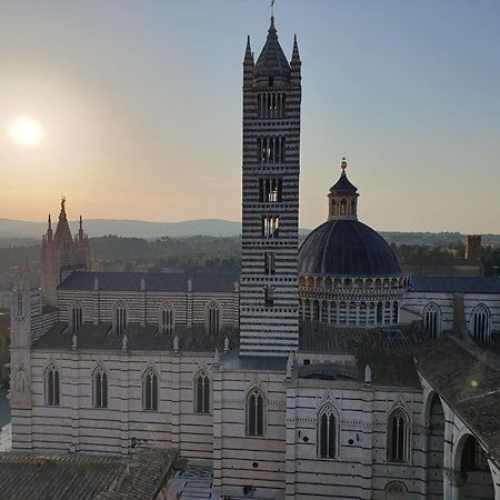 Loft Vicolo Di Vallepiatta 2 Min Piazza Del Campo Con Parcheggio Siena Eksteriør bilde