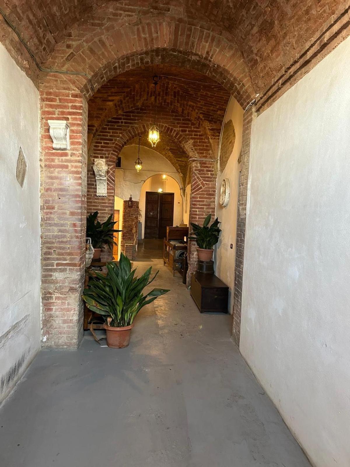 Loft Vicolo Di Vallepiatta 2 Min Piazza Del Campo Con Parcheggio Siena Eksteriør bilde