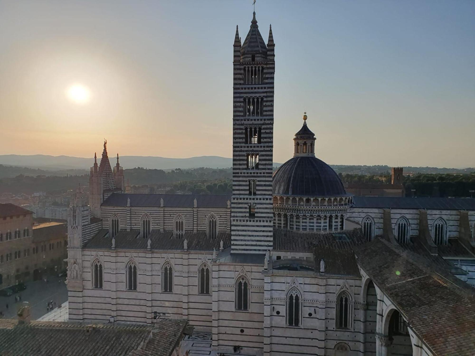 Loft Vicolo Di Vallepiatta 2 Min Piazza Del Campo Con Parcheggio Siena Eksteriør bilde