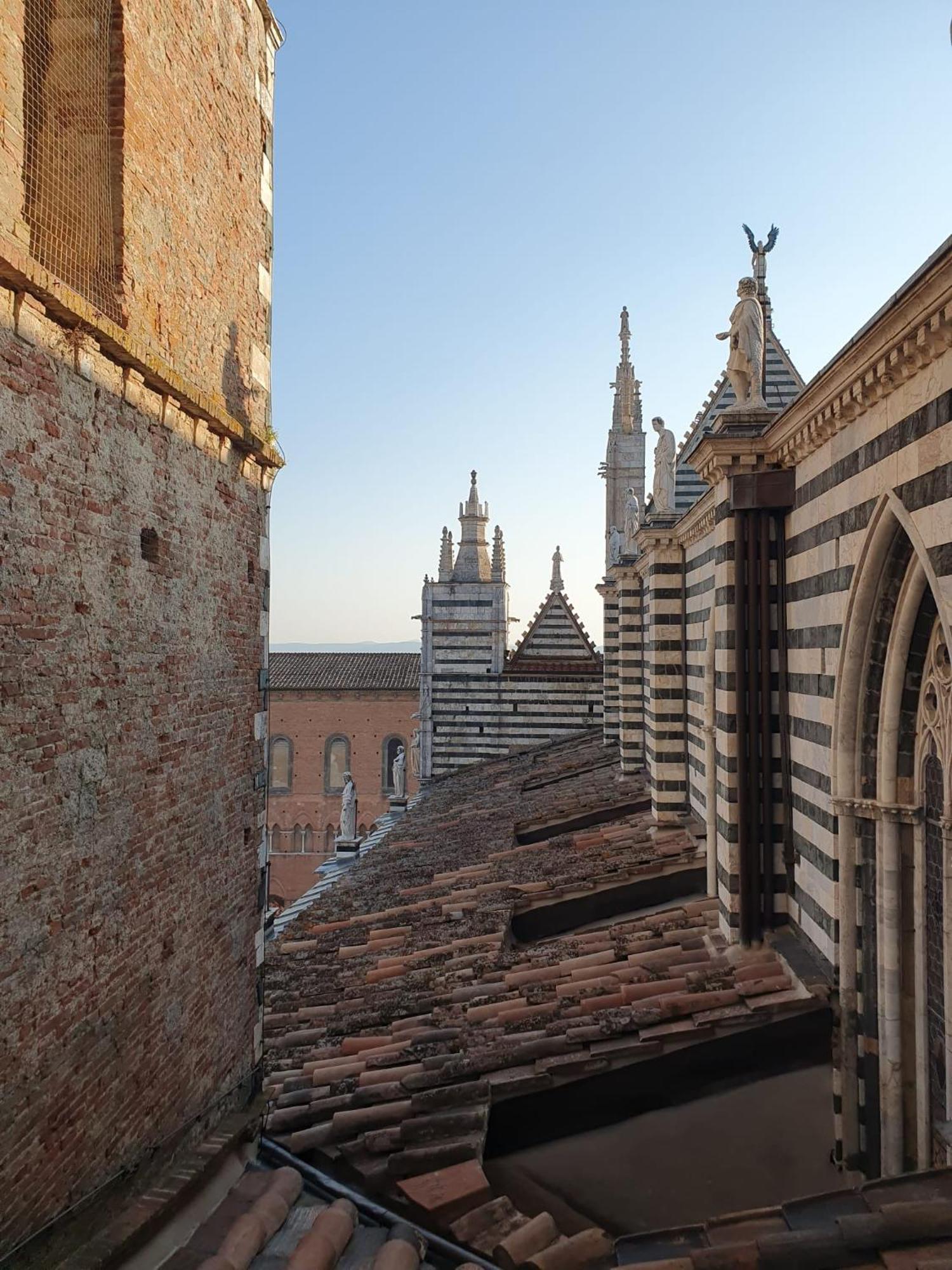 Loft Vicolo Di Vallepiatta 2 Min Piazza Del Campo Con Parcheggio Siena Eksteriør bilde